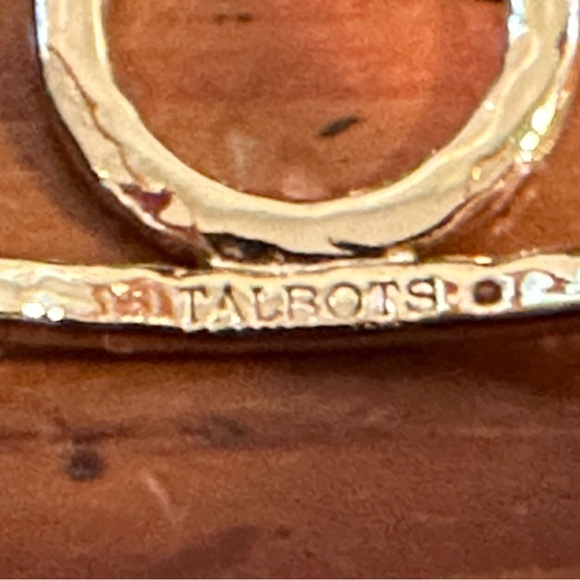 Talbots Hammered Gold cuff - Picture 5 of 5